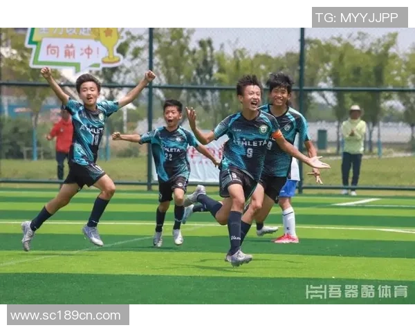 年轻的信仰在绿茵场上绽放足球的梦想与激情